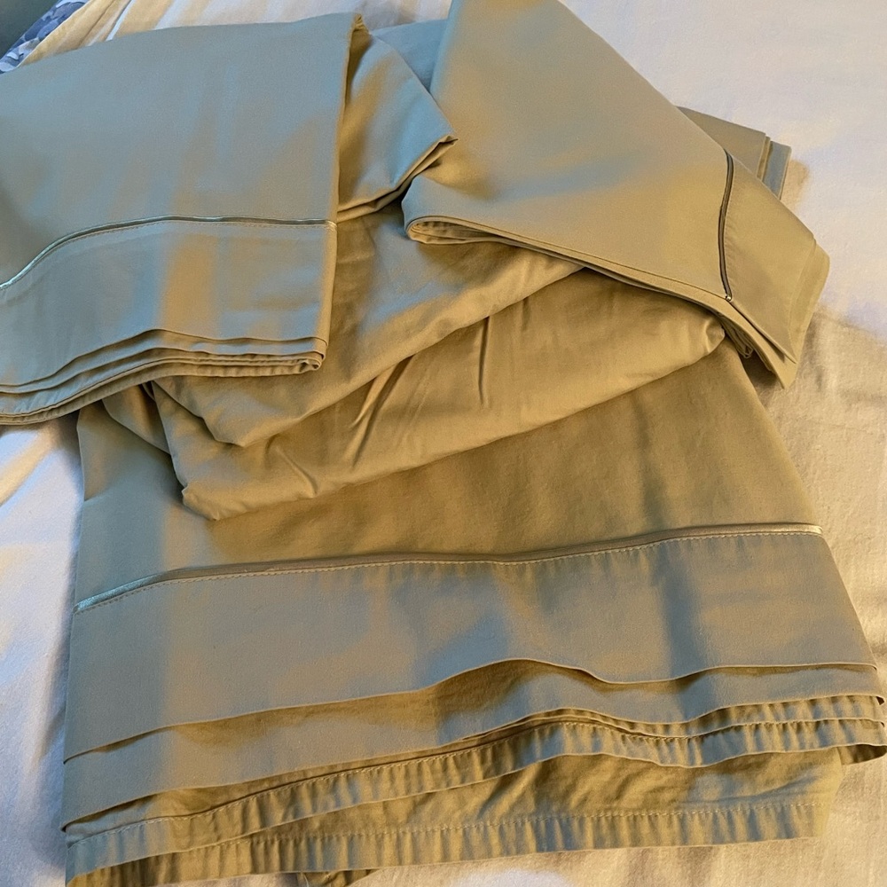 Sage color Split King Sheet Set - Picture 7 of 8